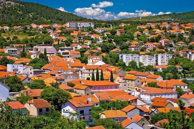 Ferienhaus in Drniš