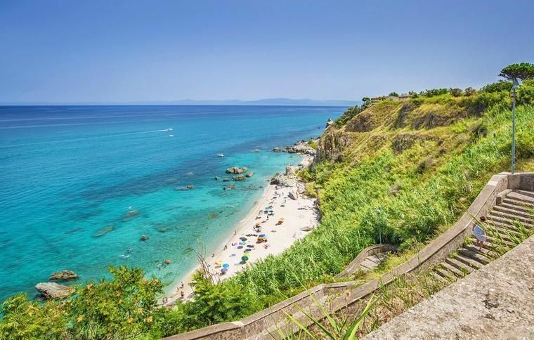 Blick auf den Strand von Zambrone