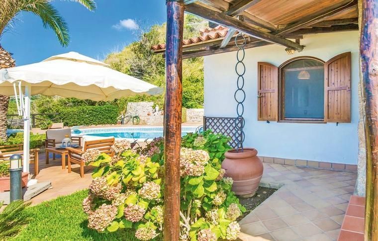 Blick auf die Terrasse im Ferienhaus in Zambrone