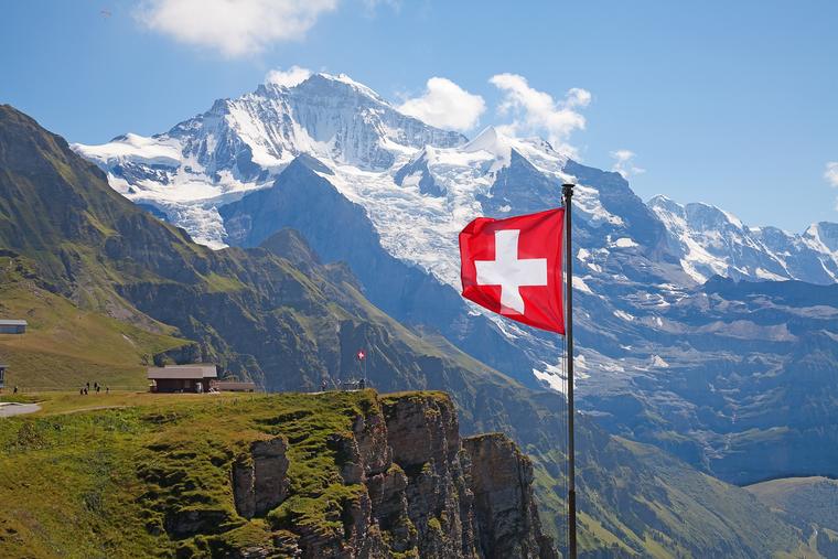 Ferienhäuser mit Pool in der Schweiz