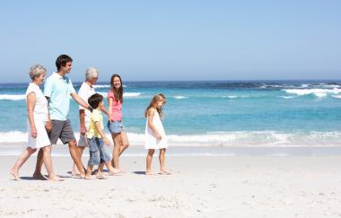 Familie am Strand Amalfiküste